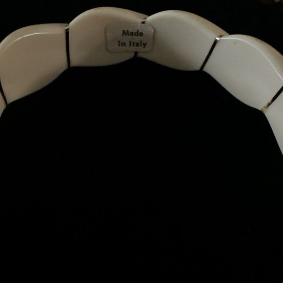 Vintage Italian Acrylic Twisted Rope Bangle Bracelet In Cream 8 in - Picture 2 of 3